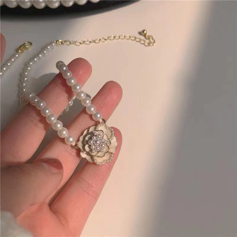 Luxury Black Camellia Pearl Necklace – Elegant Floral Pendant Choker – Vintage Inspired Gold Trim Statement Jewelry for Women