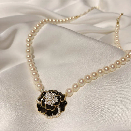 Luxury Black Camellia Pearl Necklace – Elegant Floral Pendant Choker – Vintage Inspired Gold Trim Statement Jewelry for Women