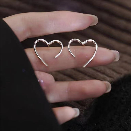 Minimalist Silver Open Heart Earrings – Simple Outline Heart Studs – Dainty Modern Love Jewelry